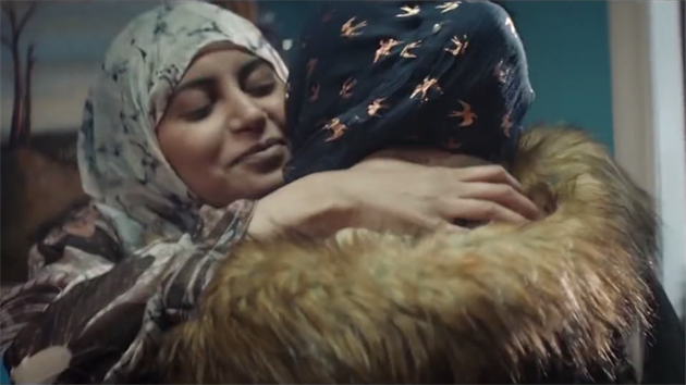 V reklam Tesca ve Velké Británii má svou roli i muslimská rodina.