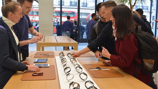 Zlodji ukradli i chytr hodinky Apple, nedvno firma pedstavila novou adu Smart Watch Series 3.
