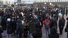 Jižní Koreu zasáhlo zemětřesení o síle 5,4, což ovlivnilo i důležité zkoušky... Jižní Koreu zasáhlo zemětřesení o síle 5,4, což ovlivnilo i důležité zkoušky...
