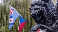 Slavnostní odhalení pamětní desky se jmény českých letců RAF na památníku... Slavnostní odhalení pamětní desky se jmény českých letců RAF na památníku...