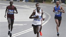 Geoffrey Kamworor uniká soupeřům při maratonu v New Yorku. Geoffrey Kamworor uniká soupeřům při maratonu v New Yorku.