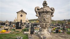 Barokní sochy na hbitov ve Stílkách na Kromísku.