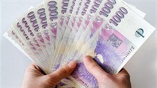 U O2 lítají tisícovky oknem. Ustojí to největší operátor? U O2 lítají tisícovky oknem. Ustojí to největší operátor?