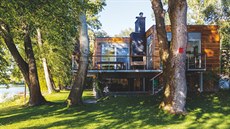 Povrchy konstrukcí se nelakovaly; napouštěly se speciálními oleji tak, aby... Povrchy konstrukcí se nelakovaly; napouštěly se speciálními oleji tak, aby...