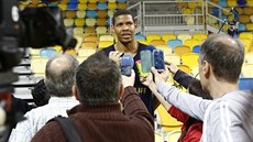 Edy Tavares z Gran Canarie hovoří před finále Eurocupu s novináři. Edy Tavares z Gran Canarie hovoří před finále Eurocupu s novináři.