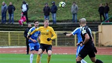 Lukáš Provod ze Sokolova (ve žlutém) během duelu s Vítkovicemi. Lukáš Provod ze Sokolova (ve žlutém) během duelu s Vítkovicemi.
