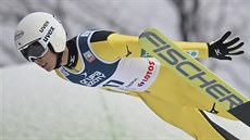 Japonský skokan na lyích Duniro Kobajai bhem závodu ve Wisle.