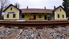 Opravená nádražní budova v Třebívlicích. Opravená nádražní budova v Třebívlicích.
