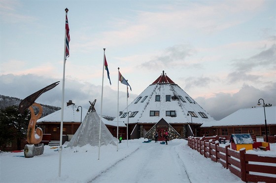 Centrum sámské kultury Árran v okrese Tysfjord na severu Norska. (27. listopadu...