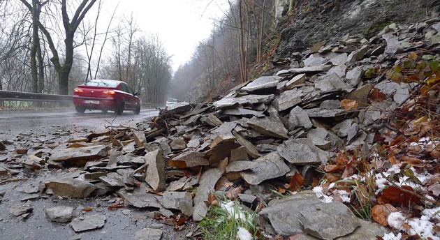 Sesuté kamení ze skal u Brandýsa nad Orlicí