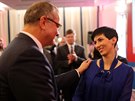 Miroslav Kalousek gratuluje nové první místopedsedkyni TOP 09 Markét Pekarové...