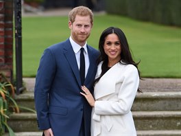 Princ Harry a Meghan Markle oznámili zasnoubení v listopadu 2017 (Londýn, 27....