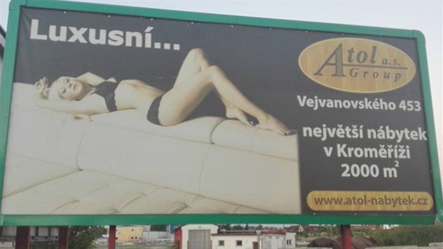 Reklamy nominovan za vyuit nahoty a sexuality bez souvislosti s propagovanm produktem.