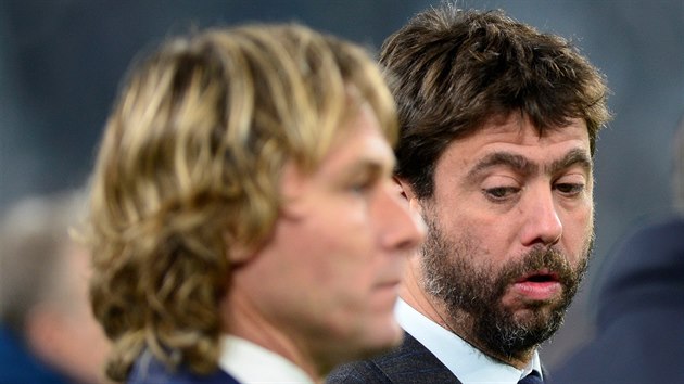 DVA FOV Pavel Nedvd, viceprezident Juventusu Turn, prezident klubu Andrea Agnelli ped utknm Ligy mistr proti Barcelon.
