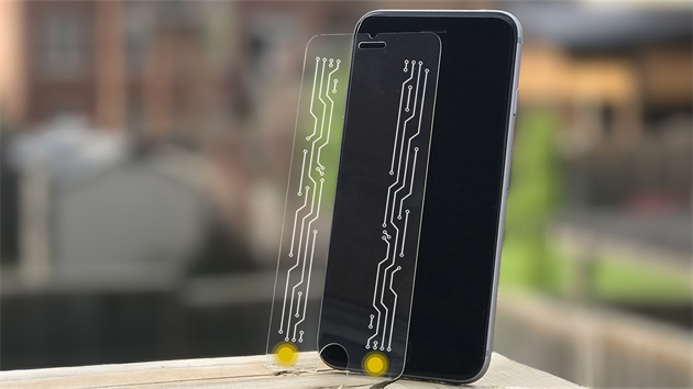 Chytr sklo pro iPhone s klvesami navc IntelliTouch+