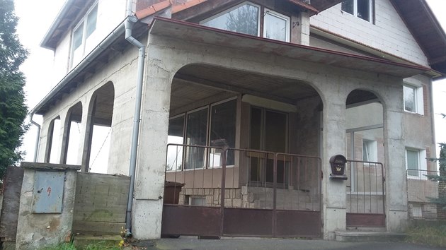 Ji Poc bydlel v tomto dom nad Chomutovem.
