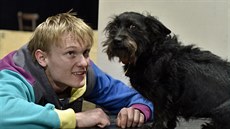 Fenka Ketamína ve hře Západočeského divadla v Chebu Podivný případ se psem Fenka Ketamína ve hře Západočeského divadla v Chebu Podivný případ se psem