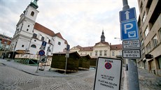 Kvůli adventním trhům řidiči na Dominikánském náměstí nezaparkují až do 6.... Kvůli adventním trhům řidiči na Dominikánském náměstí nezaparkují až do 6....
