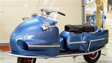 Návštěvníci muzea historických vozidel Old Timer v Kopřivnici na Novojičínsku... Návštěvníci muzea historických vozidel Old Timer v Kopřivnici na Novojičínsku...