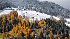 První pírodní sníh ve vesnici Neustift na západ Rakouska (listopad 2017)