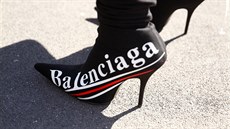 Španělská Balenciaga je aktuálně nejvyhledávanější značnou v módním průmyslu. Španělská Balenciaga je aktuálně nejvyhledávanější značnou v módním průmyslu.