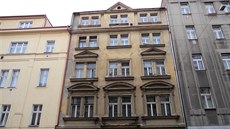 Činžovní dům v Dobrovského ulici v Praze 7 je kvůli dřevomorce prázdný. Po... Činžovní dům v Dobrovského ulici v Praze 7 je kvůli dřevomorce prázdný. Po...