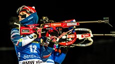 Eva Puskarčíková před vytrvalostním závodem v Östersundu naslouchá pokynům... Eva Puskarčíková před vytrvalostním závodem v Östersundu naslouchá pokynům...