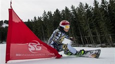 Ester Ledecká v akci na snowboardu Ester Ledecká v akci na snowboardu