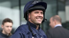 Bývalý fotbalový útočník Michael Owen má za sebou první závod na koních. Bývalý fotbalový útočník Michael Owen má za sebou první závod na koních.