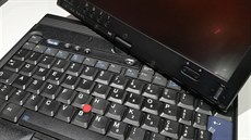 I dnes naprosto běžná čtečka otisků prstů byla tehdy velmi nadstandardní... I dnes naprosto běžná čtečka otisků prstů byla tehdy velmi nadstandardní...