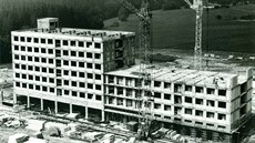 Vysokoškolské koleje v Ostravě-Porubě se stavěly v roce 1966, první studenti se... Vysokoškolské koleje v Ostravě-Porubě se stavěly v roce 1966, první studenti se...