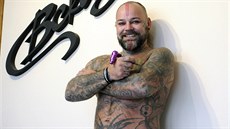 Opavský tatér Martin Bek provozuje své tetovací studio v centru Opavy od svých... Opavský tatér Martin Bek provozuje své tetovací studio v centru Opavy od svých...