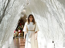 První dáma USA Melania Trumpová zahalila místnosti Bílého domu vánoní...