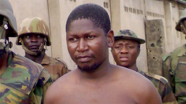 Zakladatel Boko Haram Mohammed Yusuf na archivnm snmku. (30. ervence 2009)