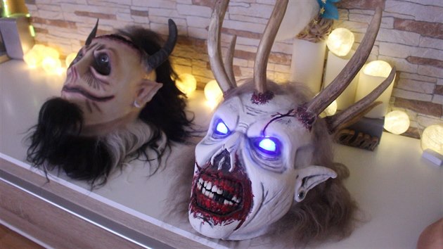 Mu vyrábí masky Krampus, nejdsivjích ert