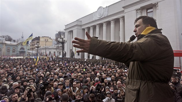 Michail Saakavili hovo v centru Kyjeva ke svm pznivcm (5. prosince 2017)