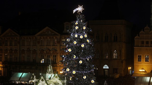 Rozsvcen vnonho stromu na Staromstskm nmst (2. prosince 2017).