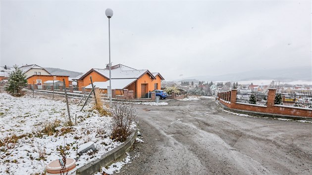 V lokalit U tpky v Kjov na eskokrumlovsku panuj spory kolem nezkolaudovanch dom a ppojek bez povolen.