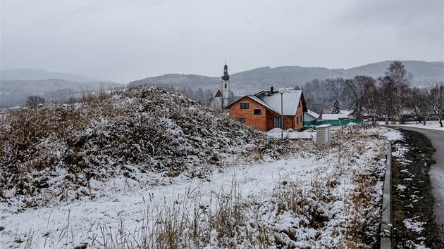 V lokalit U tpky v Kjov na eskokrumlovsku panuj spory kolem nezkolaudovanch dom a ppojek bez povolen.