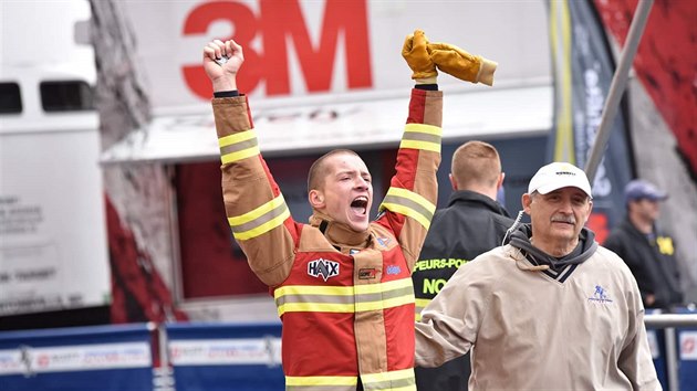 Jan Pipi z Liberce se stal prvnm echem, kter si na mistrovstv svta v extrmnm hasiskm sportu Firefighter Combat Challenge vybojoval lenstv v prestinm klubu Lions Den.