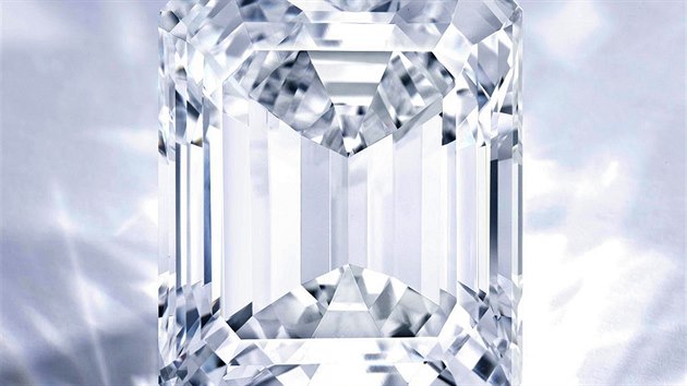 Diamant brouen do obdlnku. Cena tohoto kamene se v aukn sni Sotheby's vyplhala na 22,1 milionu dolar a v dubnu 2015 tento 100kartov klenot zmnil majitele.