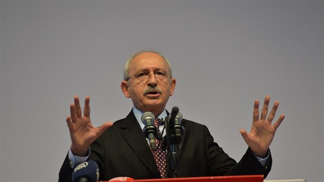 Ldr tureck opozin strany CHP Kemal Kilicdaroglu (5. prosince 2017)