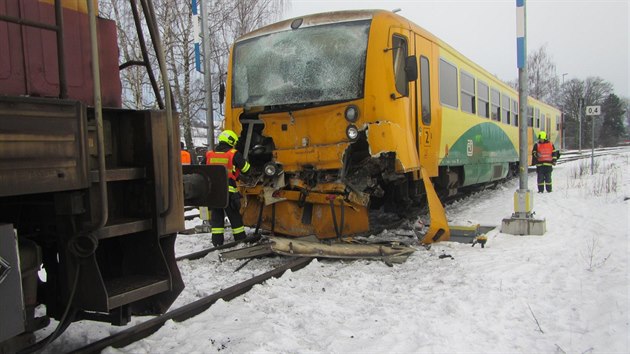 Srka osobnho a nkladnho vlaku v Brumov-Bylnici.