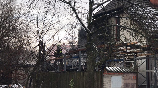 Stedoet hasii vyjeli k poru gare na Praze-vchod. Ohe zachvtil tak st domu. (4.12.2017)