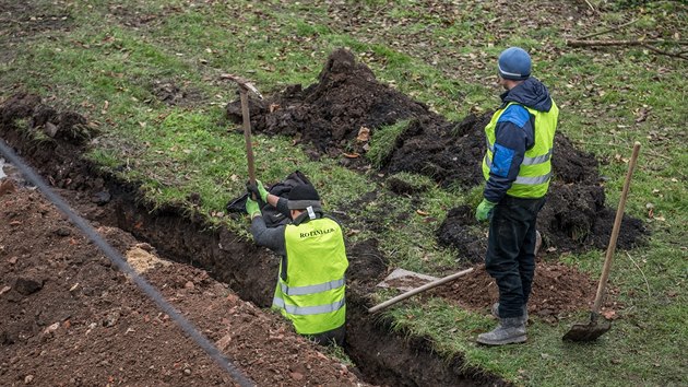 Ppravn prce pro stavbu parkovacho domu v arelu Gayerovch kasren.