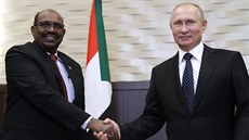Súdánský prezident Umar Baír a ruský prezident Vladimir Putin v Soi (23....