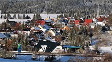 Pohled na zimní Boží Dar od silnice na Klínovec. Pohled na zimní Boží Dar od silnice na Klínovec.