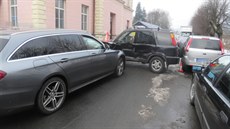 Nehodu v nejdecké Nádražní ulici způsobil řidič hondy, který se otáčel na... Nehodu v nejdecké Nádražní ulici způsobil řidič hondy, který se otáčel na...
