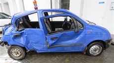 V takovémto stavu skončilo auto poté, co s ním vyjel na silnici silně opilý... V takovémto stavu skončilo auto poté, co s ním vyjel na silnici silně opilý...