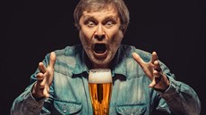 Pivo dodá energii, ale tvrdý alkohol víc. Jenže se s ním pojí i agresivita. Pivo dodá energii, ale tvrdý alkohol víc. Jenže se s ním pojí i agresivita.